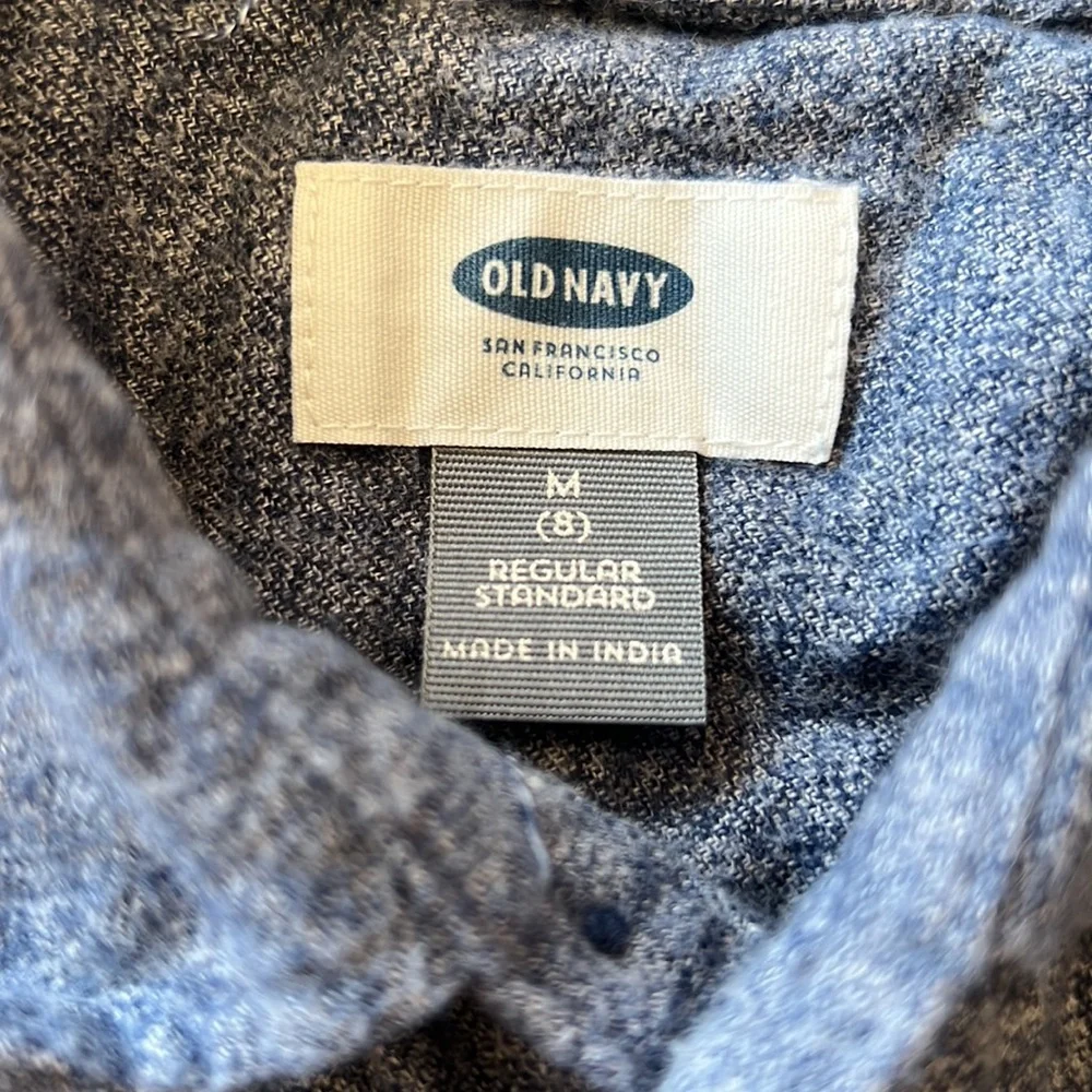 Old Navy Boys Blue Flannel Button Down Size Medium (8)